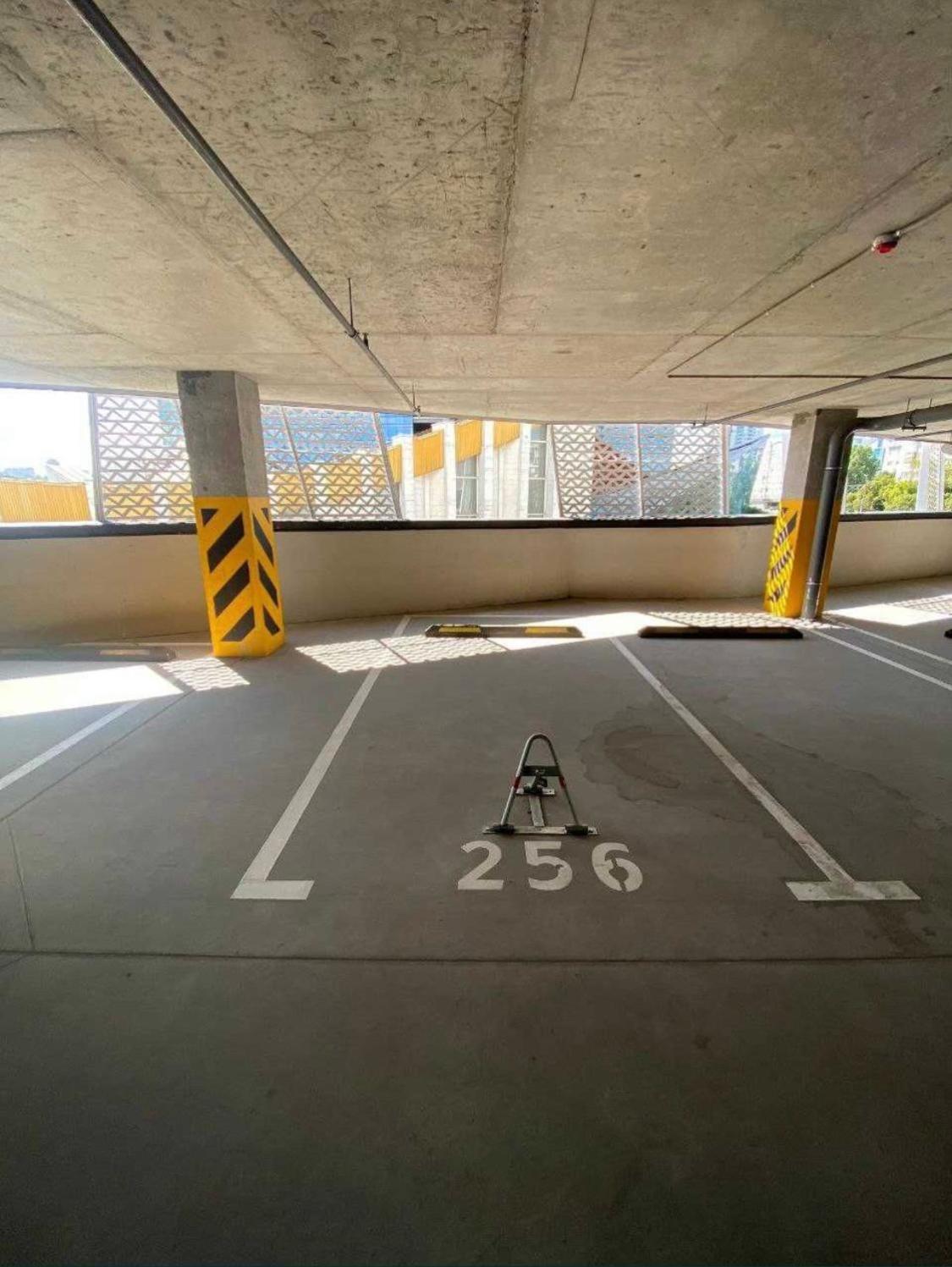 New Apart Lesi Ukrainky Blvd And Olimpiyska And Kreshchatyk And Manhattan City With Parking Киев Екстериор снимка